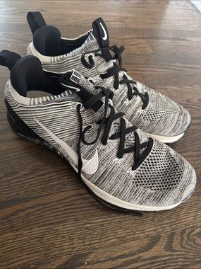 Nike Metcon DSX Flyknit 2 training shoes, Matte Silver colorway size 10